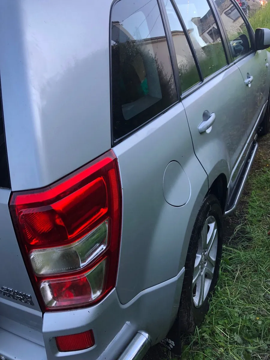 2007 Suzuki Grand Vitara - Image 2
