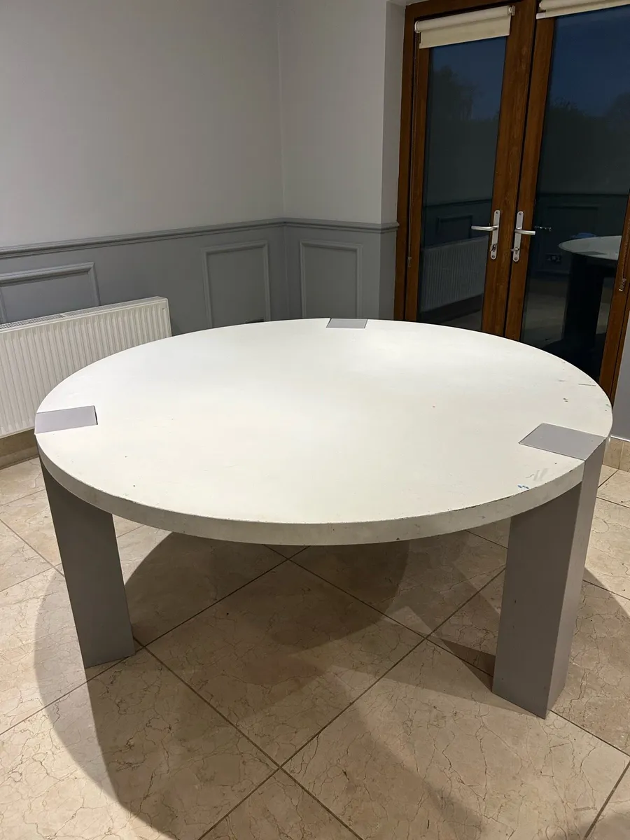 Kitchen table - Image 2