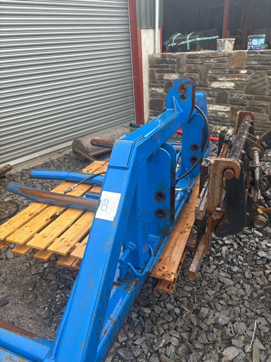 Hydraulic double bale handler - Image 1