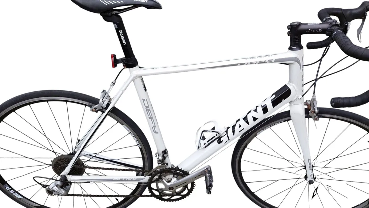 Giant Defy Road Bike - Image 1