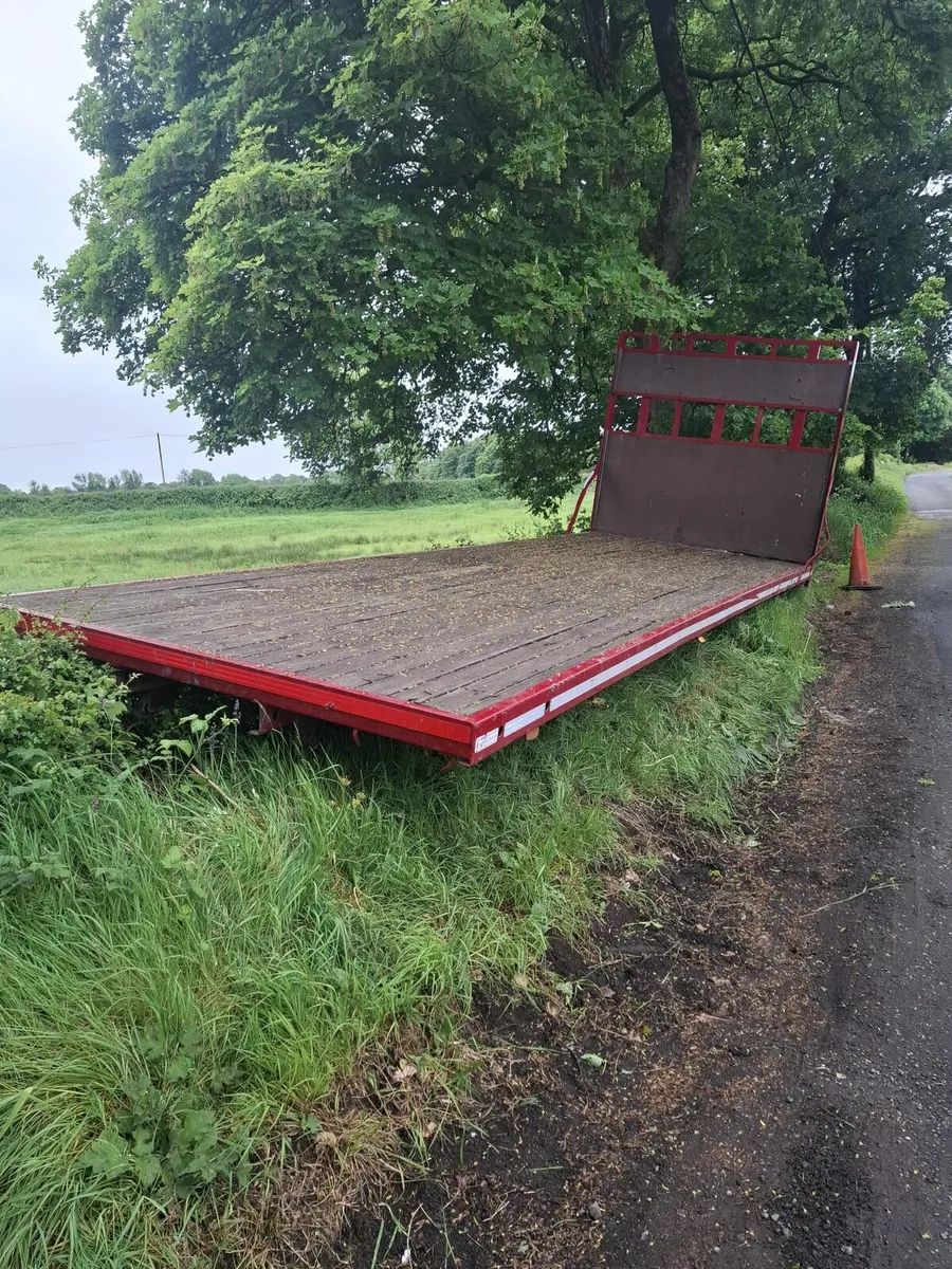 25ft Flat Body - Image 1