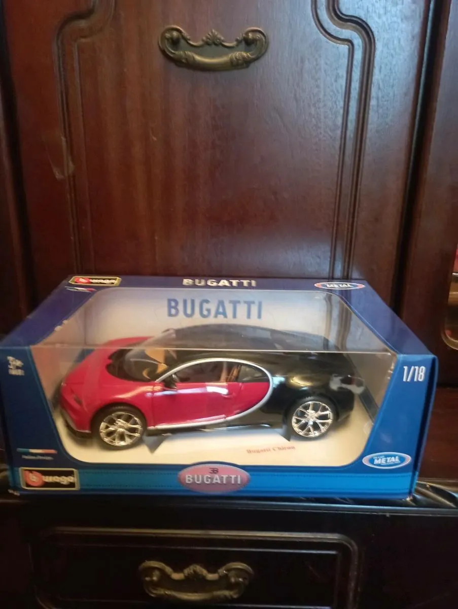 BBURAGO BUGATTI COLLECTION DIE-CAST MODLE CARS - Image 3