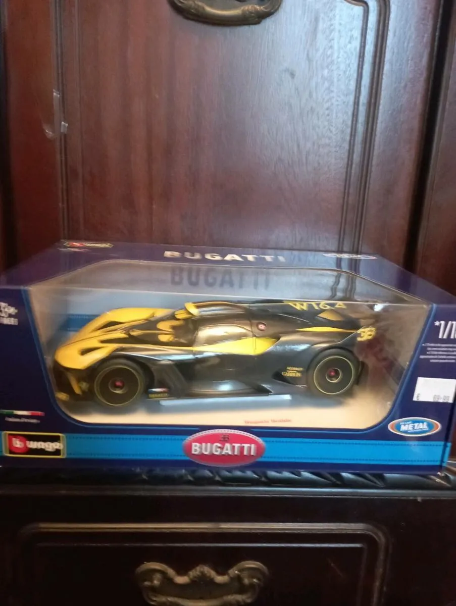 BBURAGO BUGATTI COLLECTION DIE-CAST MODLE CARS - Image 4