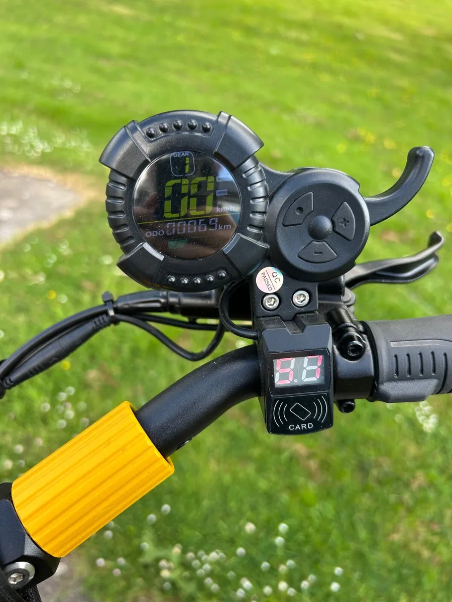 Electric scooter - Image 2