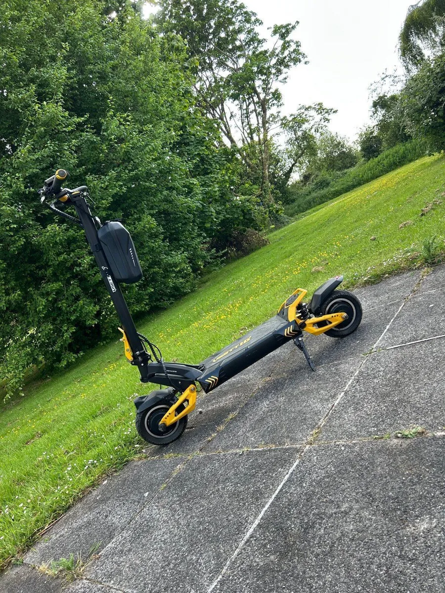 Electric scooter - Image 1
