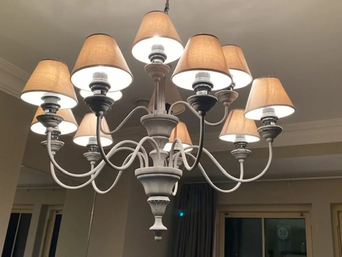 Chandelier centre piece ceiling light - Image 1