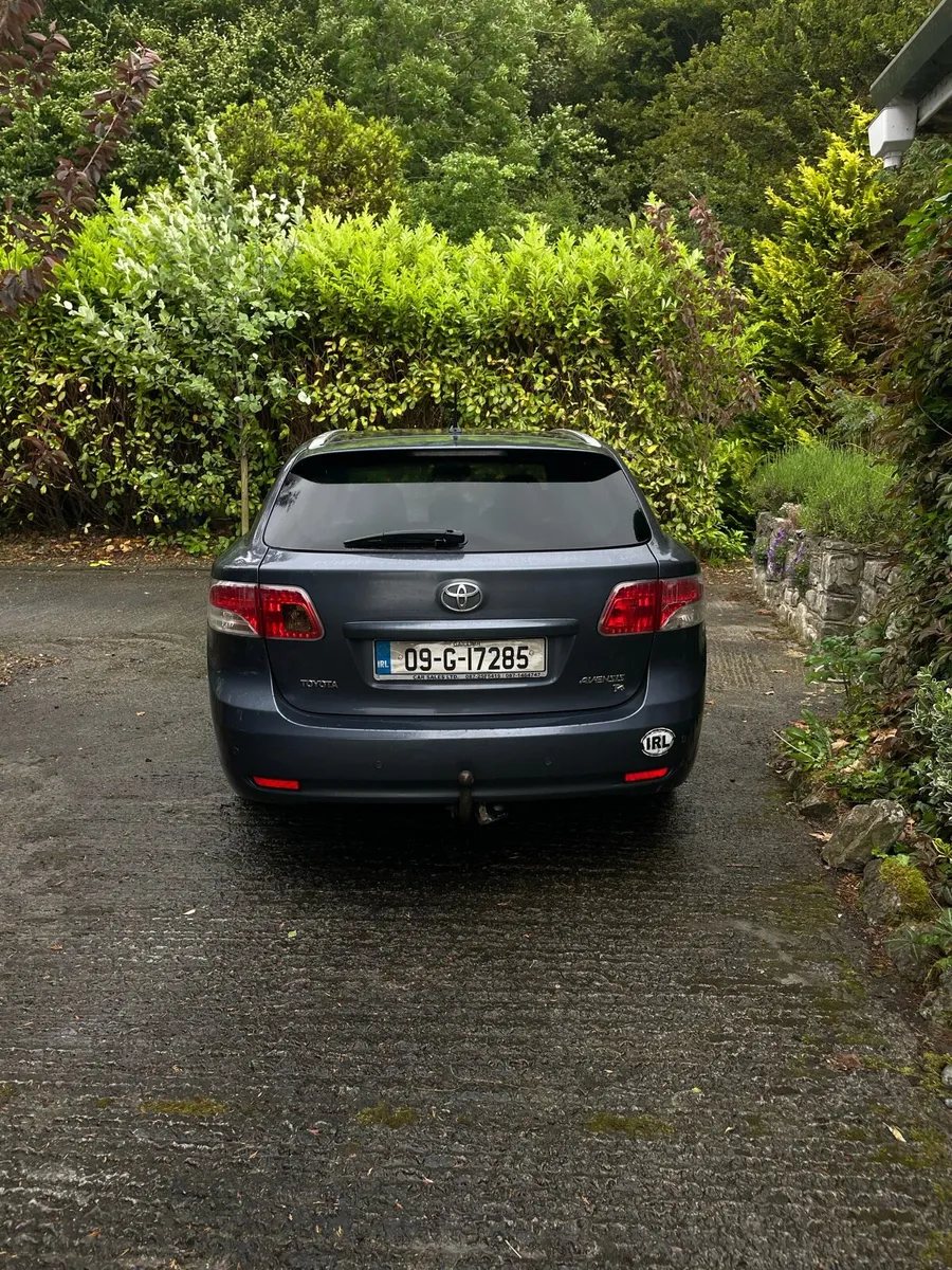Toyota avensis estate - Image 3