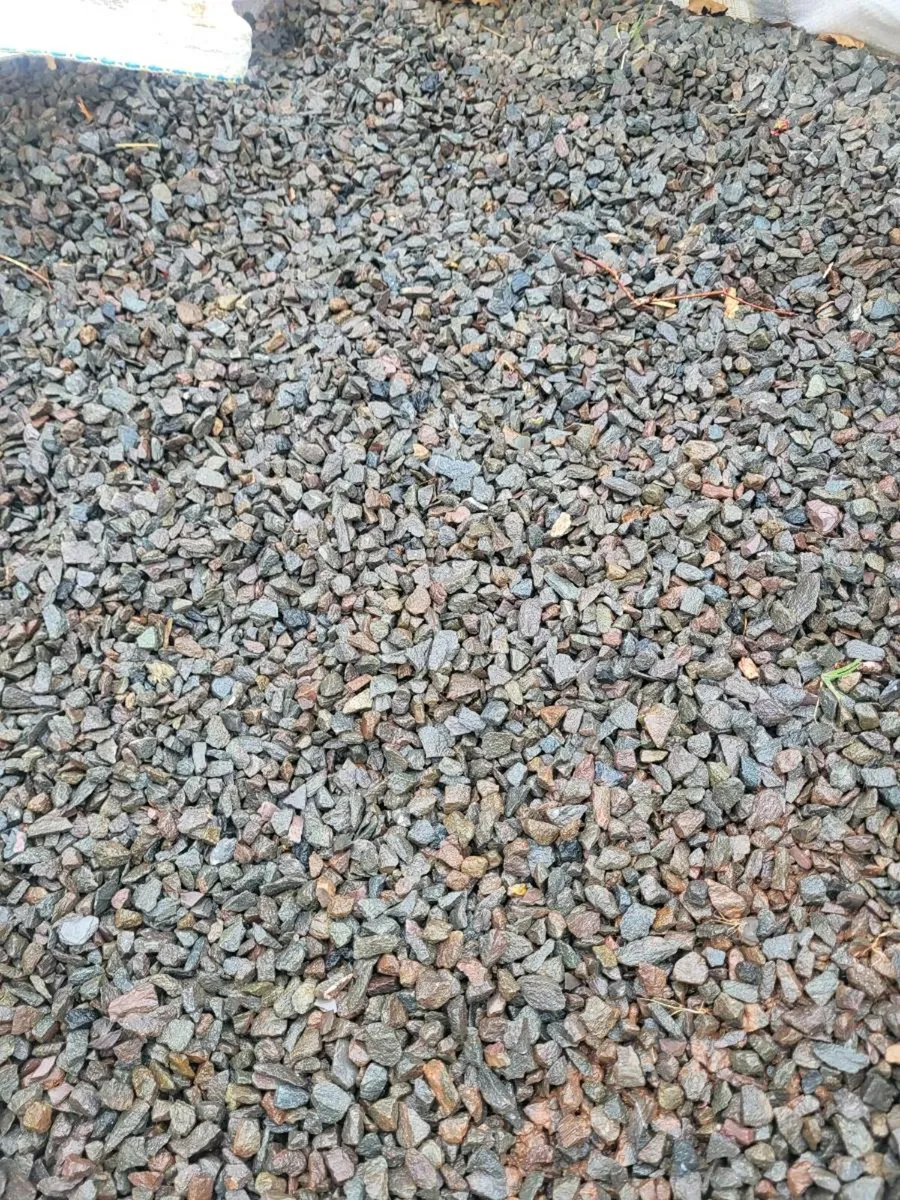 Decorative stone - Image 1