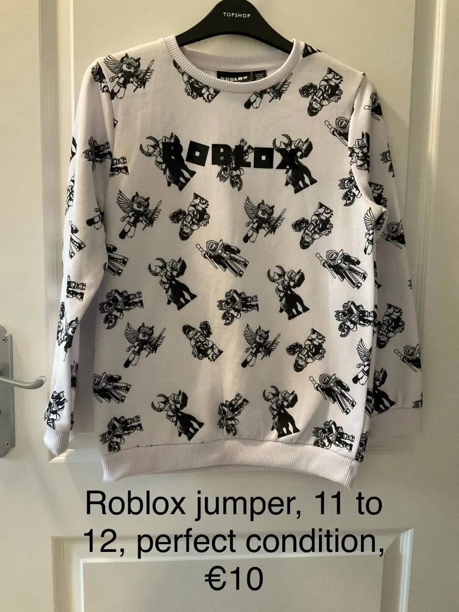 Roblox jumper,  11 to 12 ,never worn