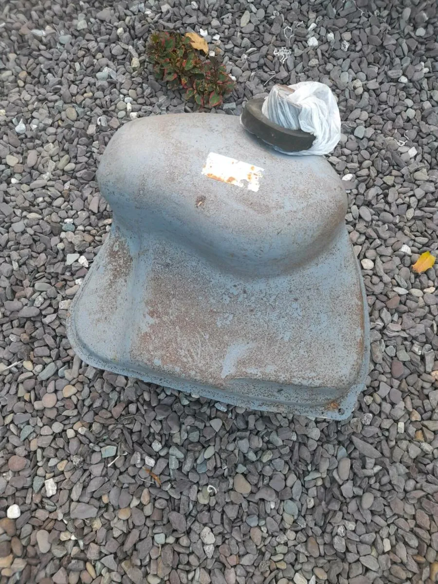 Mini vintage car parts - Image 2