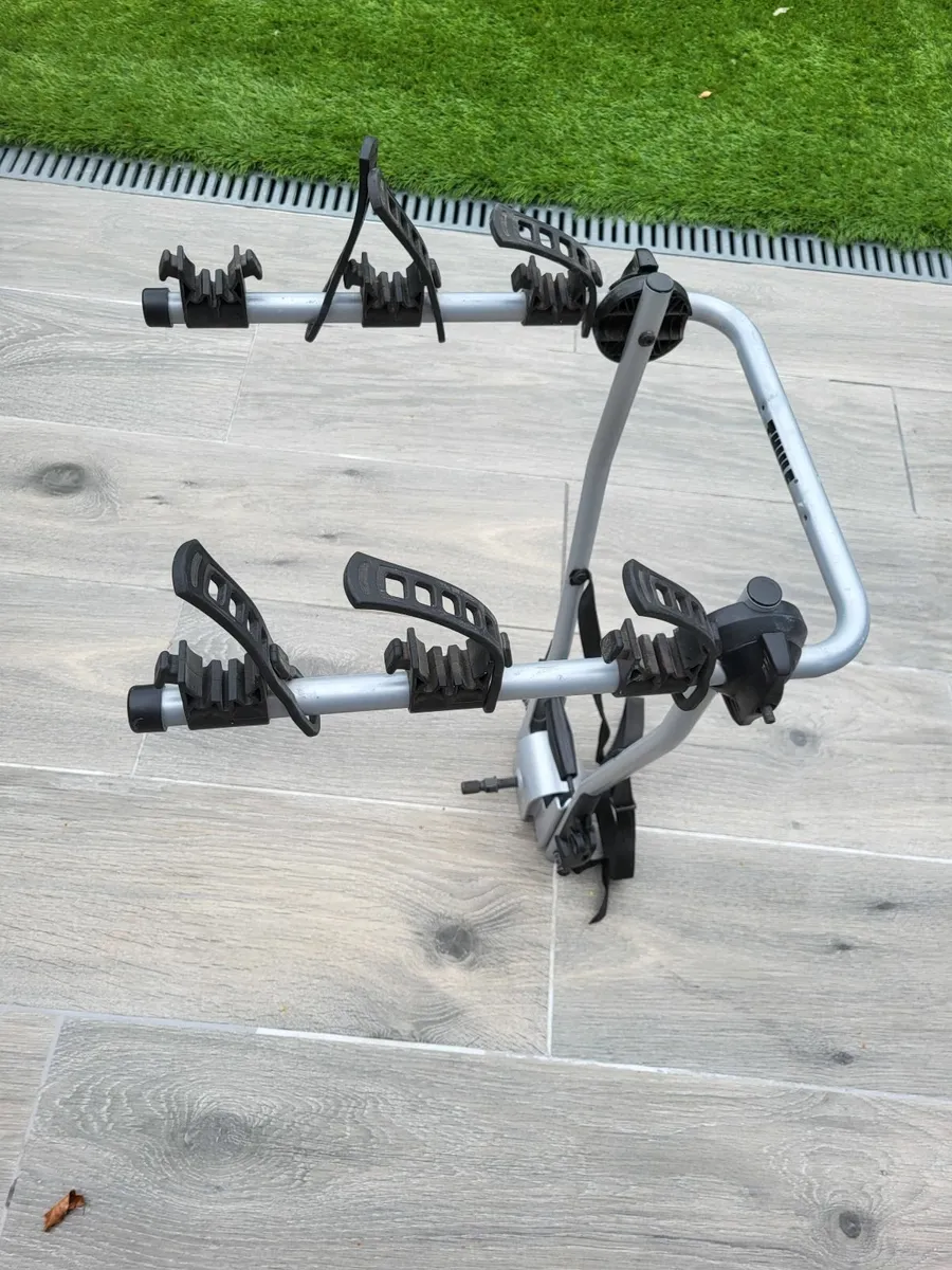 THULE 972 HangOn 3-bike towball carrier - Image 1