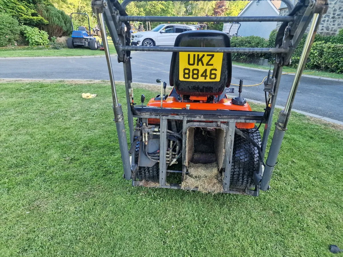 Kubota high tip ride on mower lawnmower 300 hours - Image 4