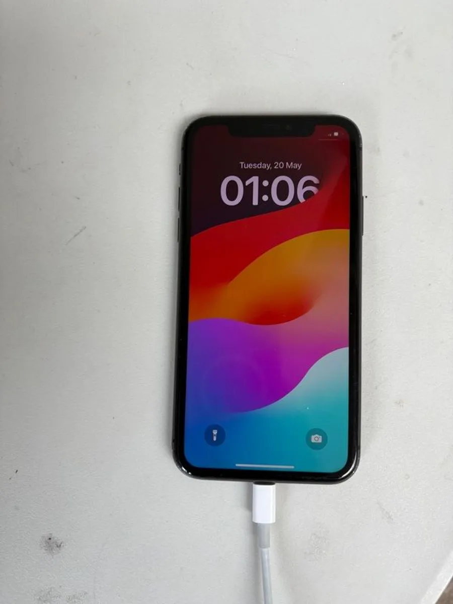 IPhone 11 - Image 1