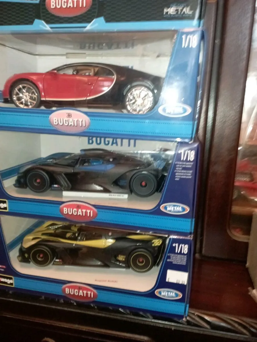BBURAGO BUGATTI COLLECTION DIE-CAST MODLE CARS - Image 2