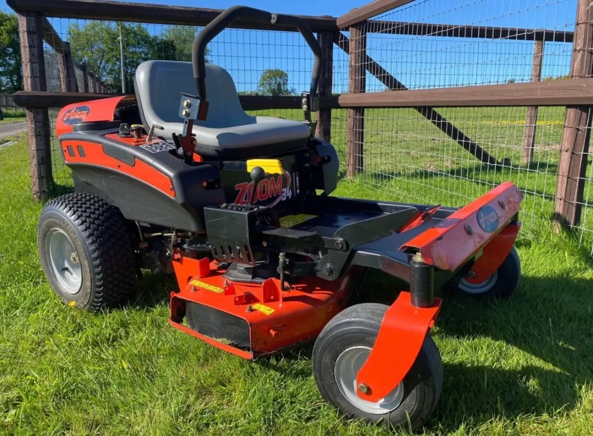 Ariens zoom 34 petrol zero turn lawnmower - Image 1