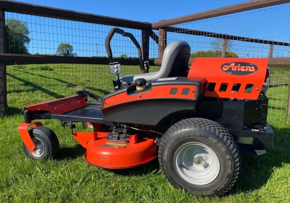 Ariens zoom 34 petrol zero turn lawnmower - Image 2