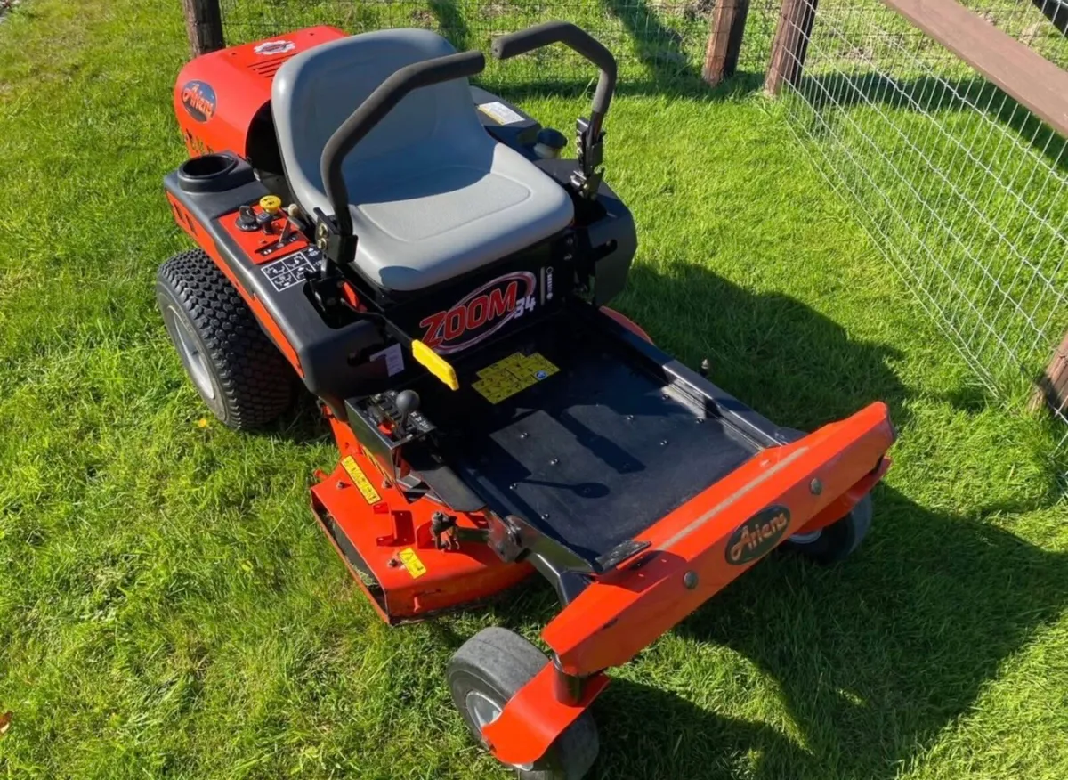 Ariens zoom 34 petrol zero turn lawnmower - Image 3