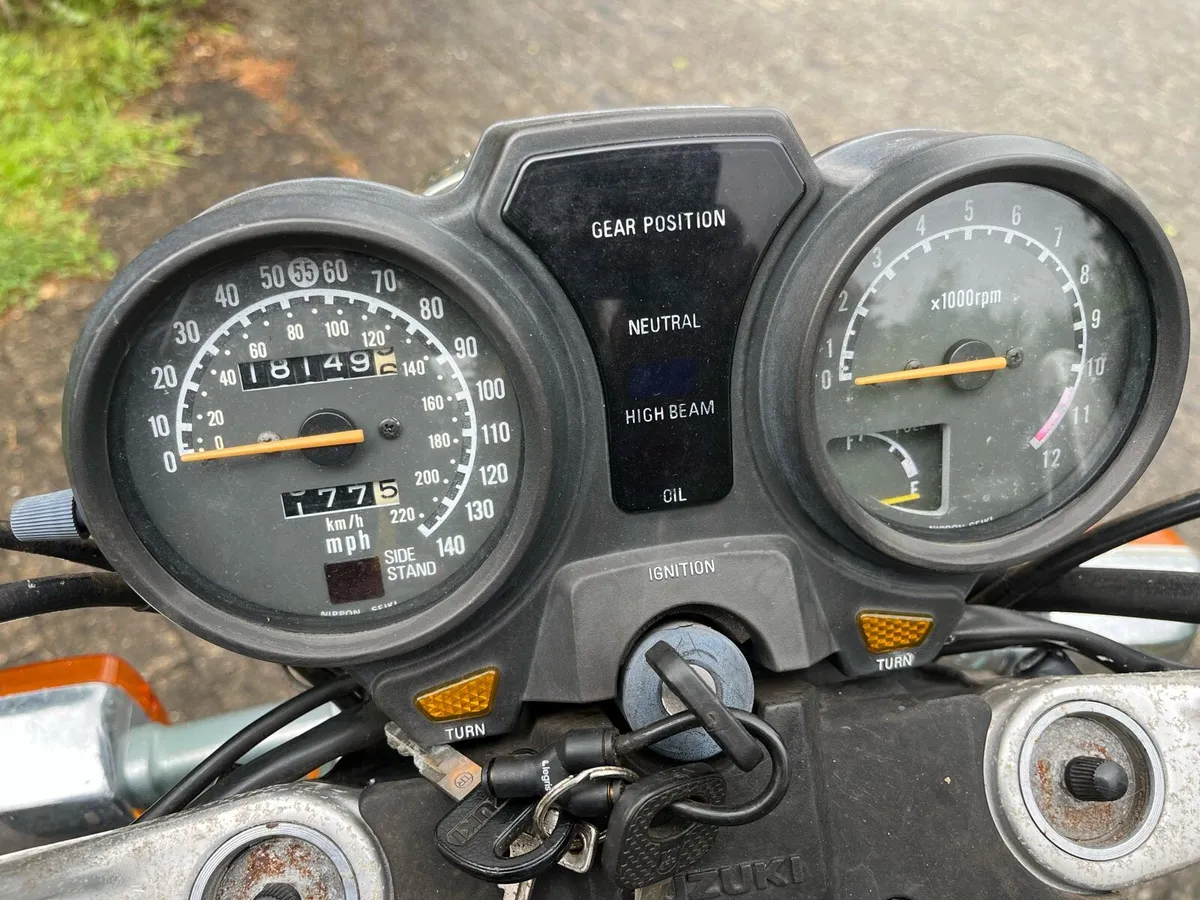 SUZUKI GS 550 L 1983 - Image 4