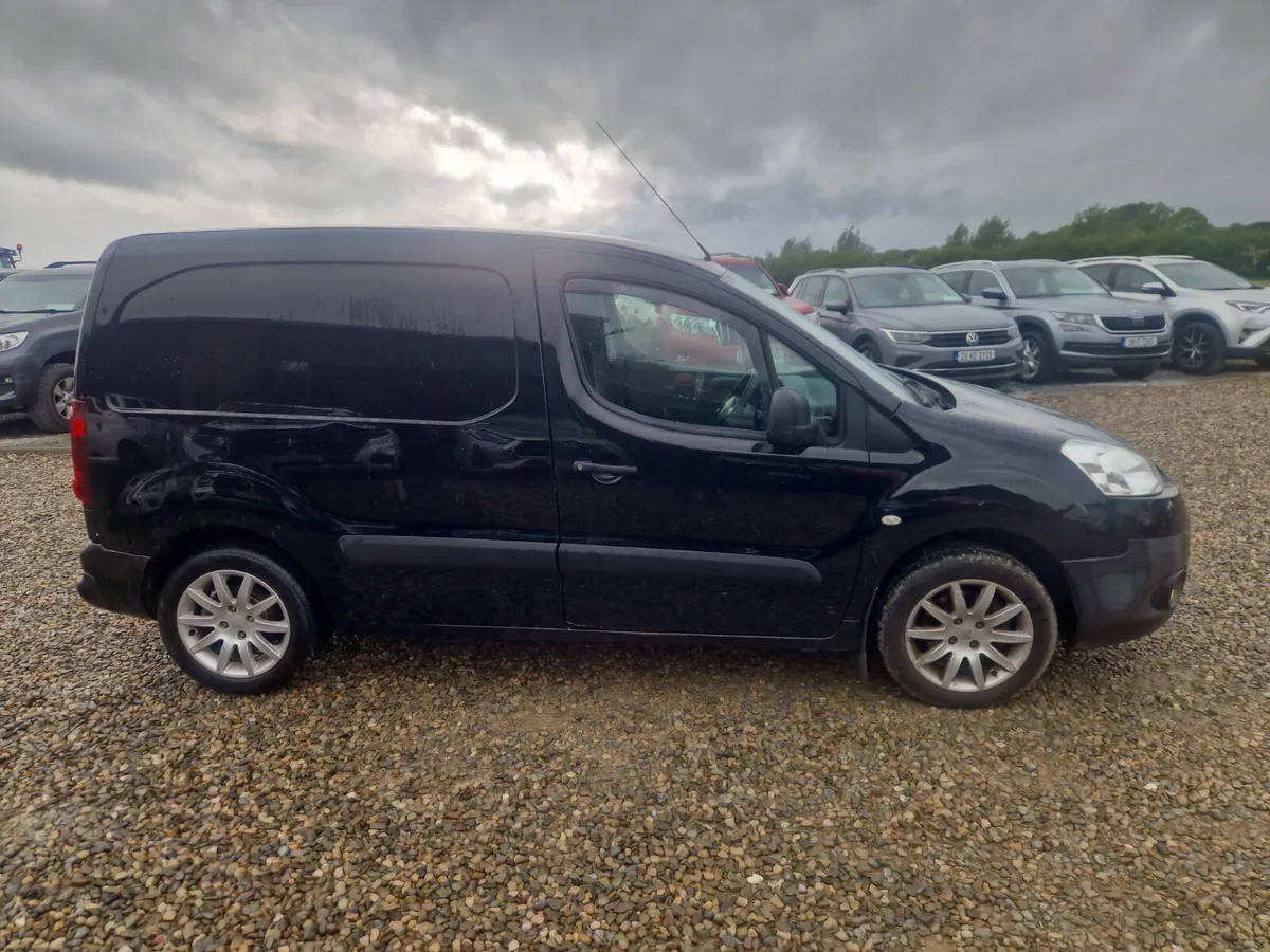 Peugeot Partner 3 Seater Van - Image 3