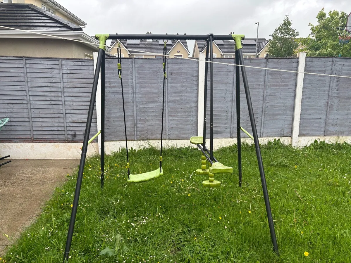 Swing set - Image 2