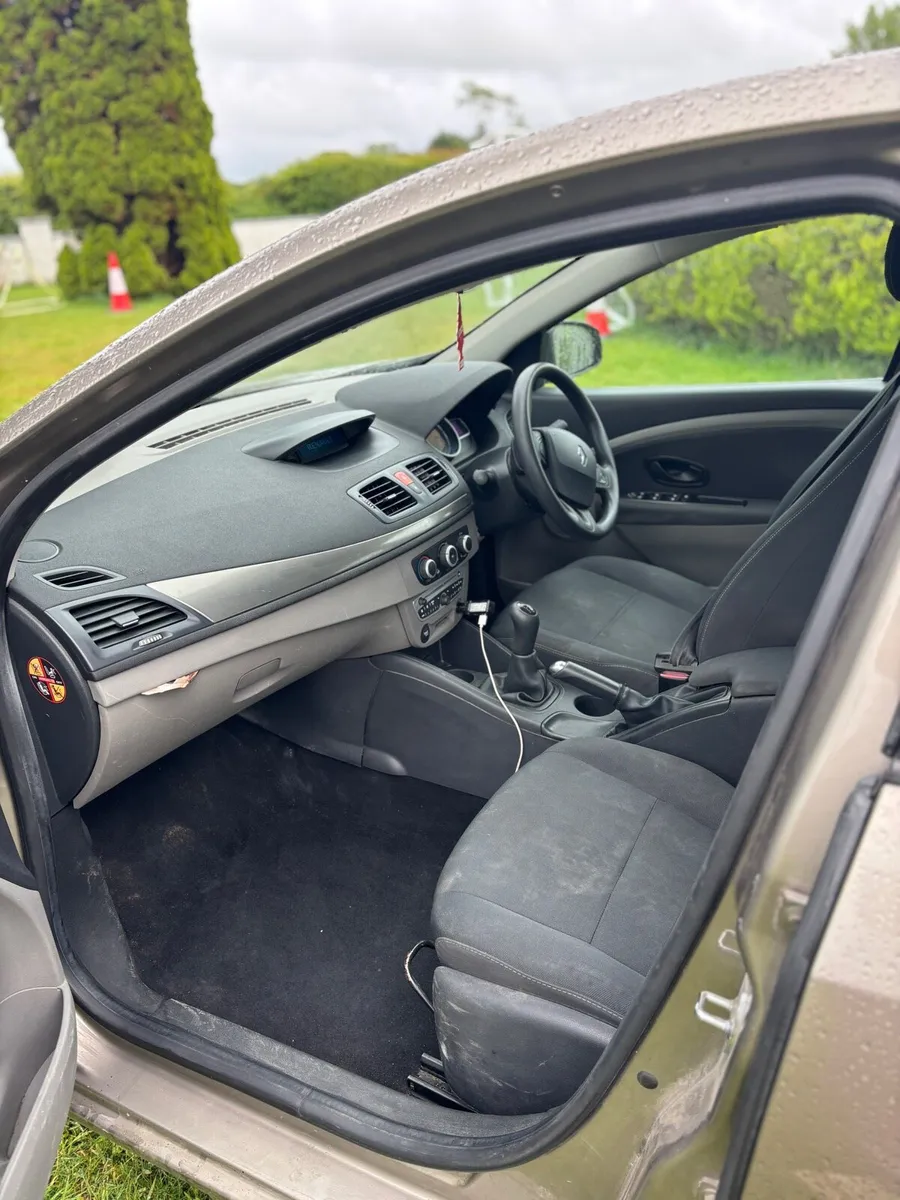 Renault fluence 2010 - Image 4