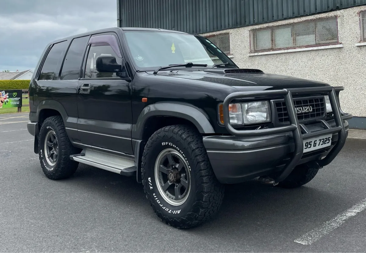ISUZU TROOPER ( CLASSIC & LOW KMS) - Image 1