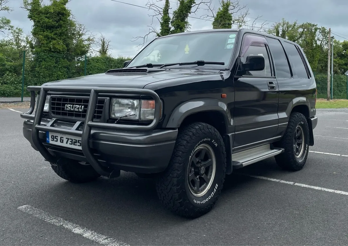 ISUZU TROOPER ( CLASSIC & LOW KMS) - Image 4