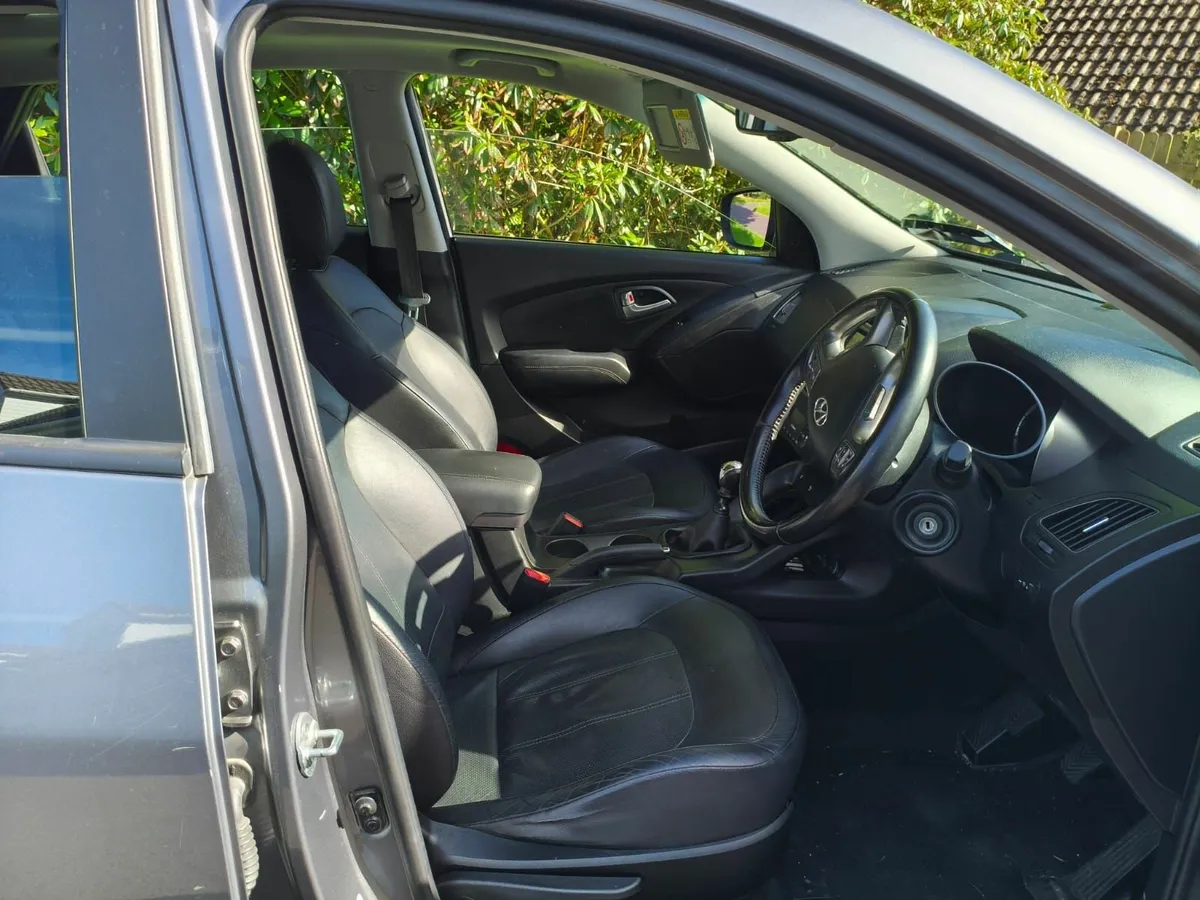 Hyundai ix35 2014 Irish ,1 owner, low miles 126km. - Image 4
