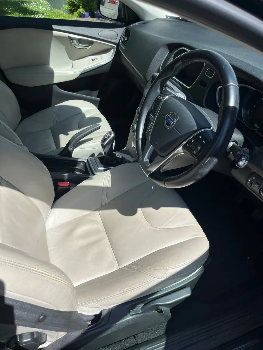 Volvo V40 2014 - Image 3