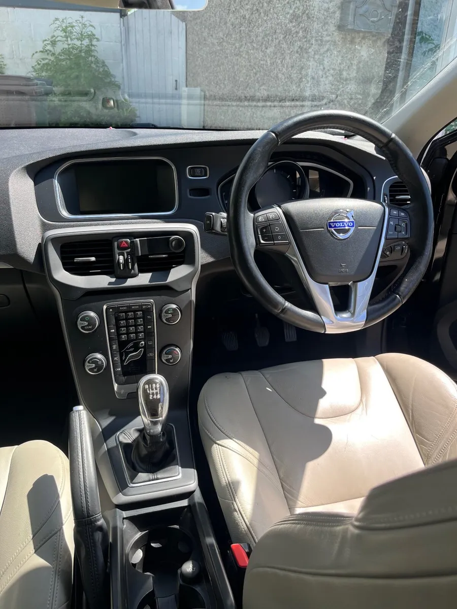 Volvo V40 2014 - Image 4