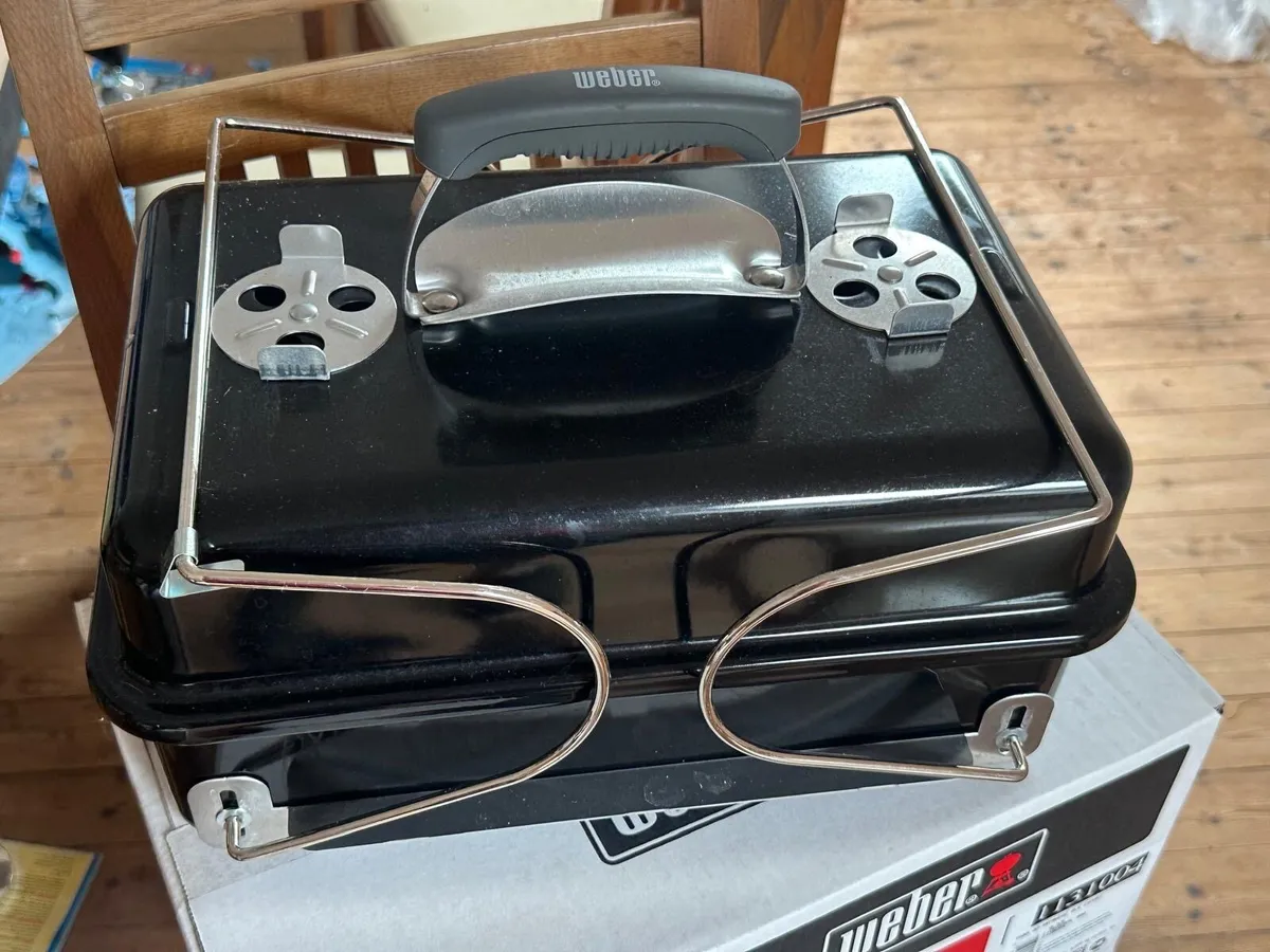 Weber Portable BBQ. - Image 1