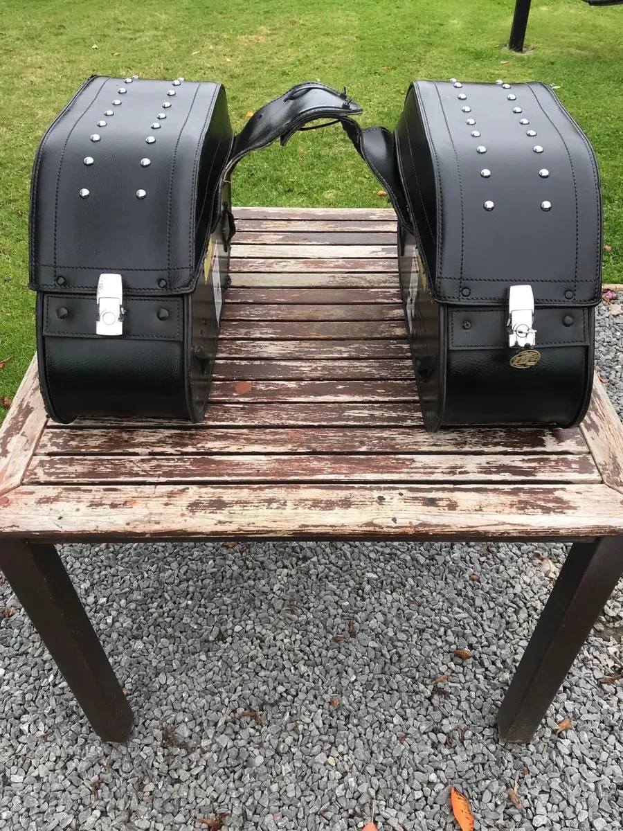 Motorcycle lockable leather Saddle Bags - Image 2