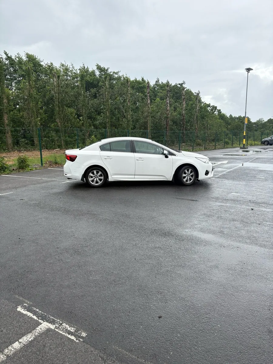 152 Toyota avensis 1.6 diesel - Image 2