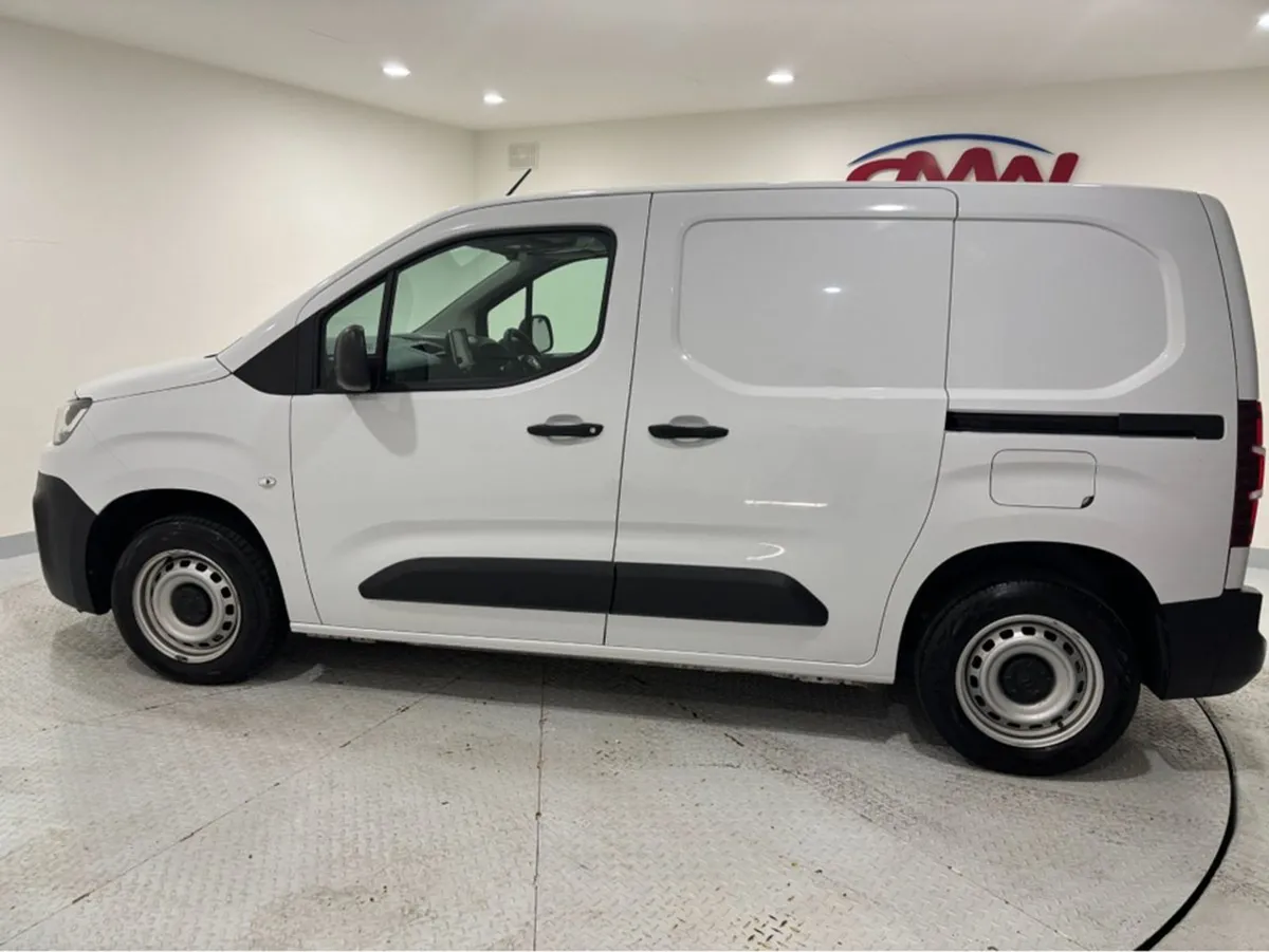 Citroen Berlingo LX Bluehdi 100 MWB 650KG 18695 P - Image 4