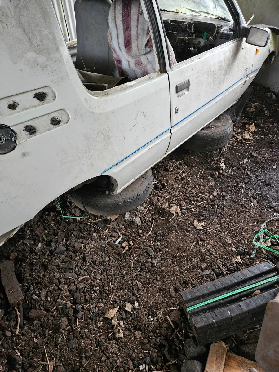 Peugeot  205 - Image 2
