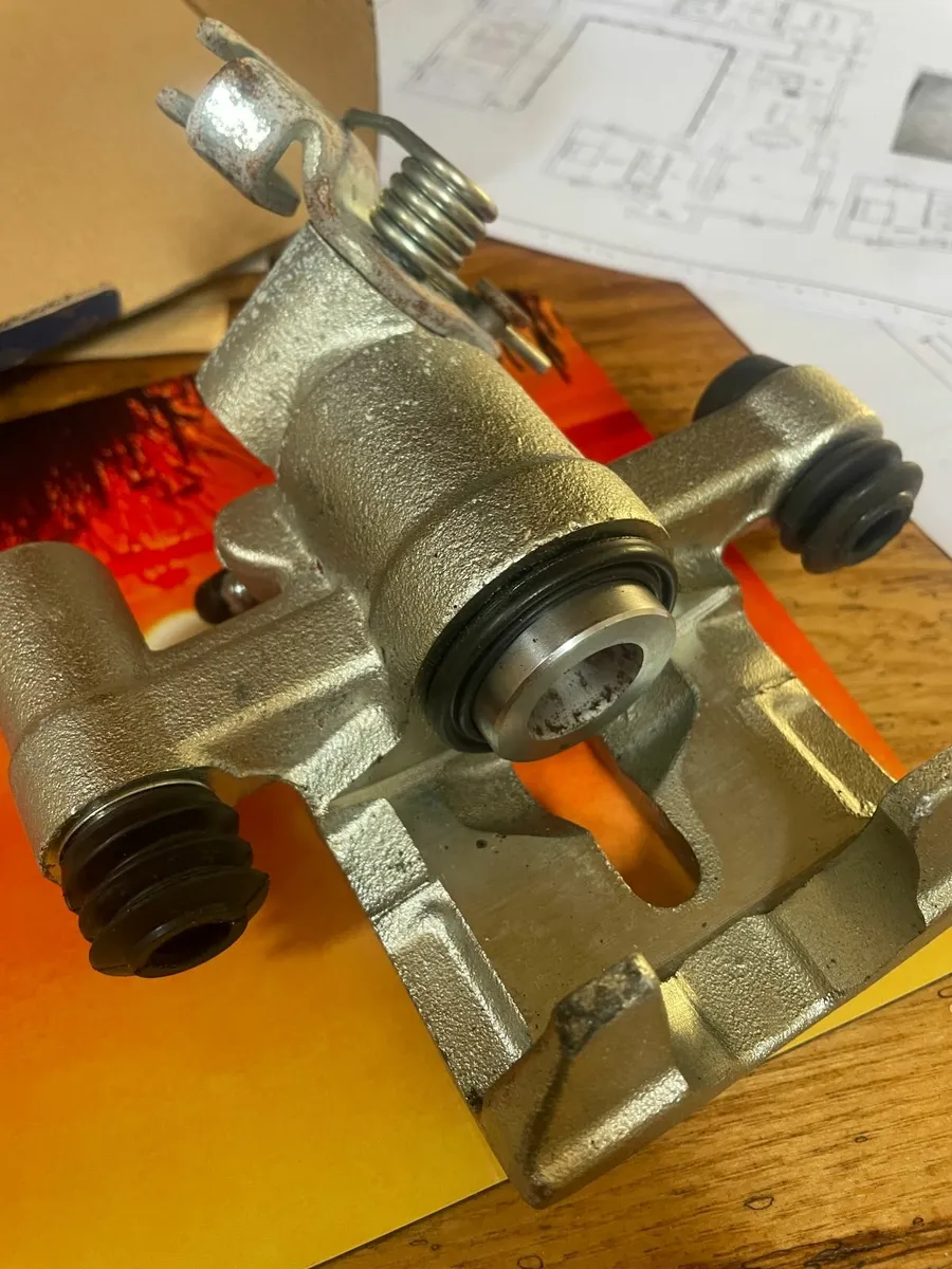 MX5 rear brake Caliper - Image 1