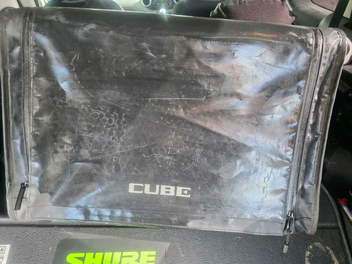 ROLAND STREET CUBE EX + CASE - Image 4