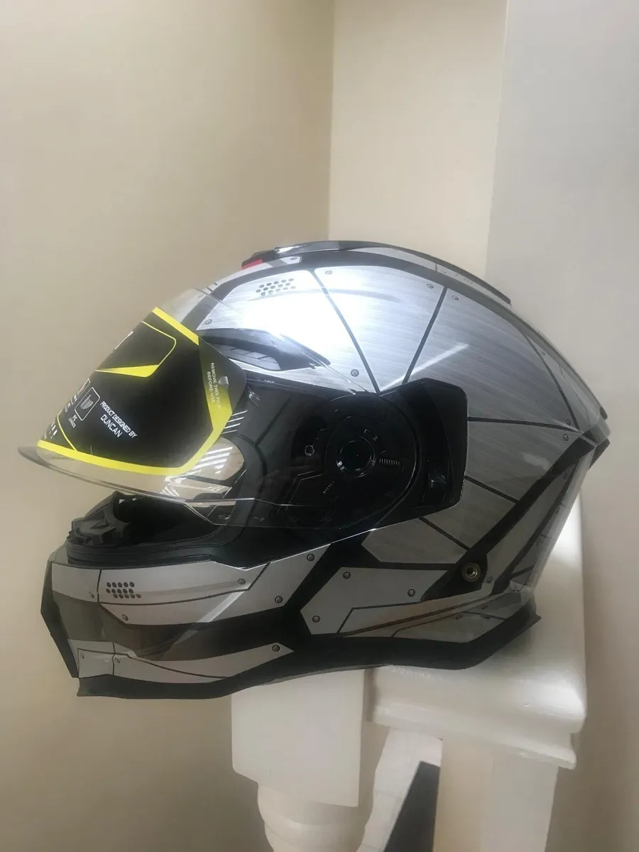 Helmet Size Medium - Image 1