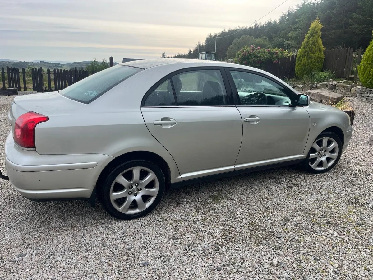 Toyota avensis - Image 3