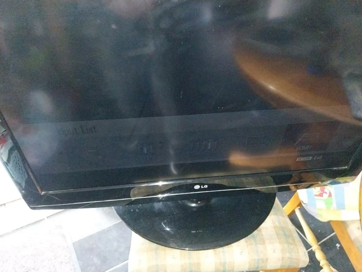 37" TV ( no remote ) - Image 2
