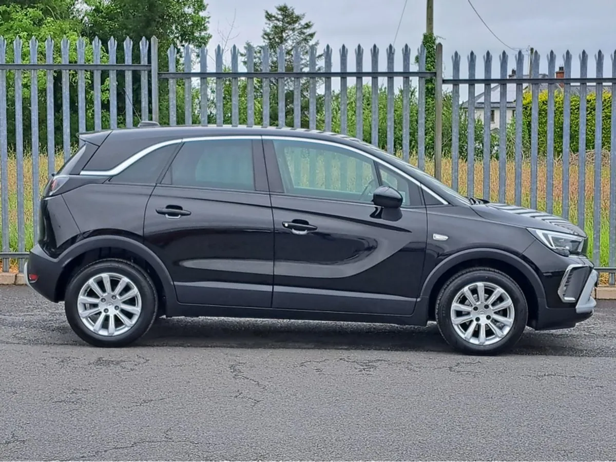 Opel Crossland Elite 1.5td 110BHP  black Leather - Image 3