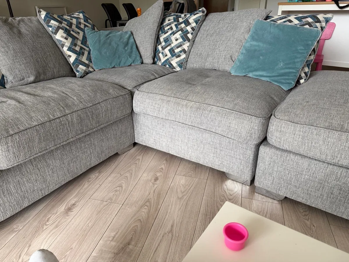 Grey corner sofa - Image 1