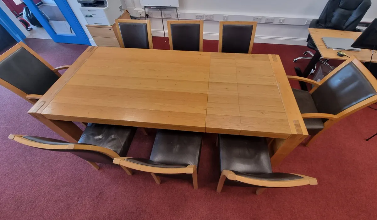 Kitchen table and 8 leather chairs - Image 3