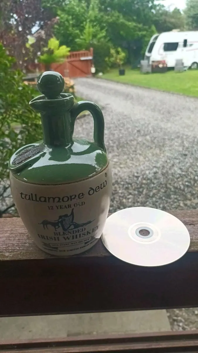 Tullamore Dew vintage bottle, D18 - Image 2