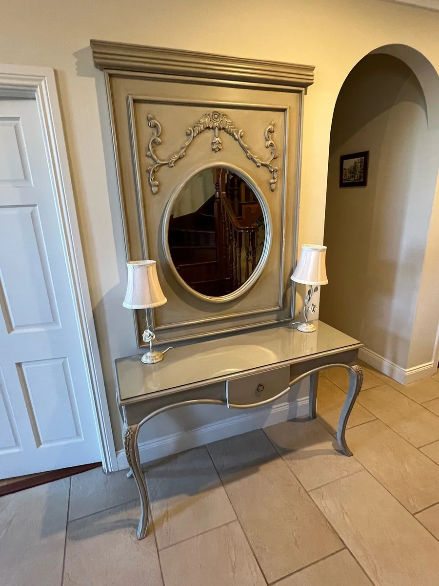 Hall Mirror and Table Set with 2 Table Lamps - Image 1