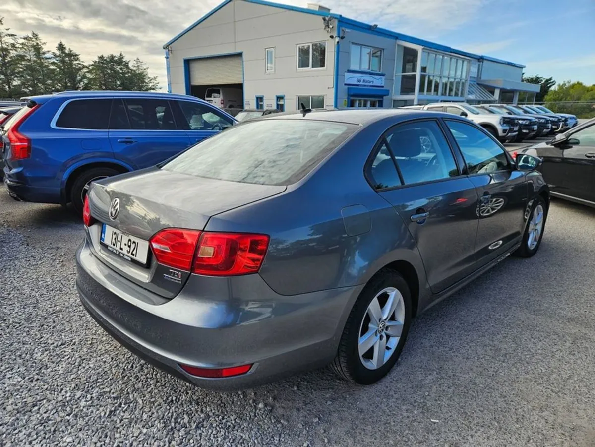 Volkswagen Jetta 1.6 TDI SE BMT 105PS 4DR - Image 3