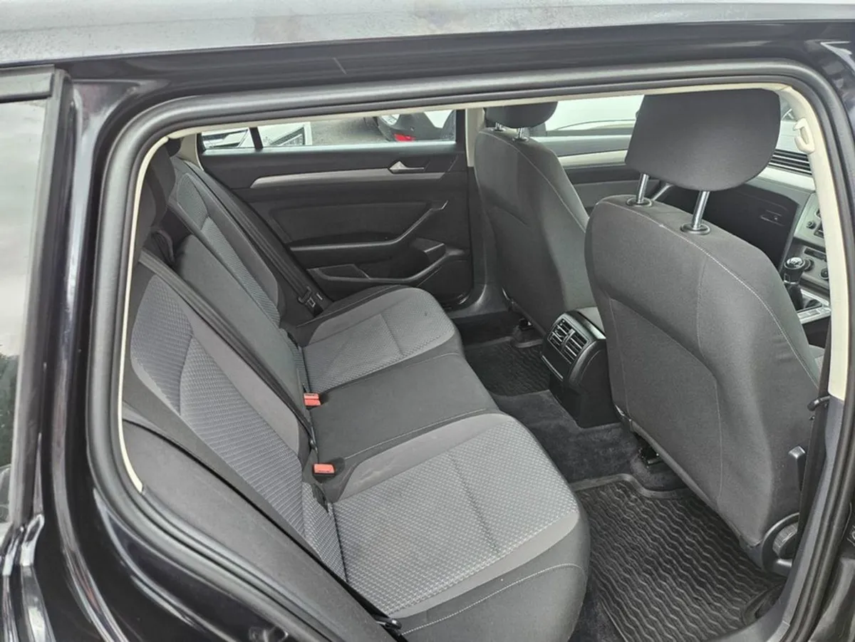 Volkswagen Passat 1.6 TDI S BMT 120PS 5DR - Image 4