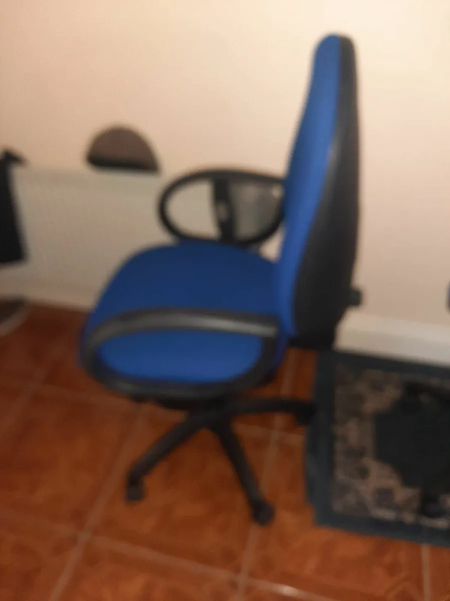 Office chair - Image 2