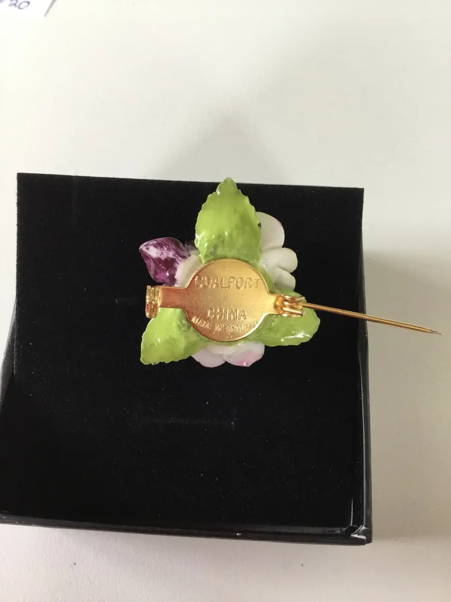 Coalport fine ceramic brooch - Image 3