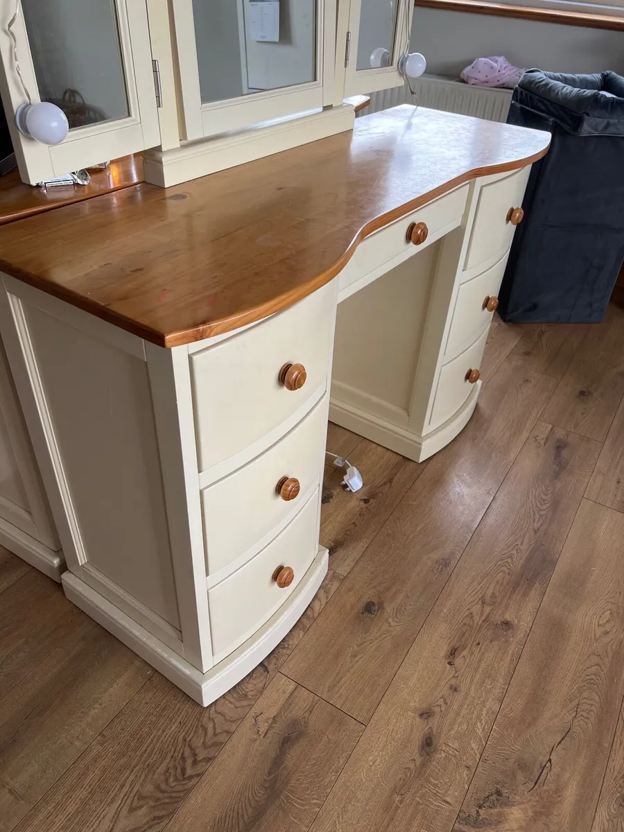 Dressing table - Image 2